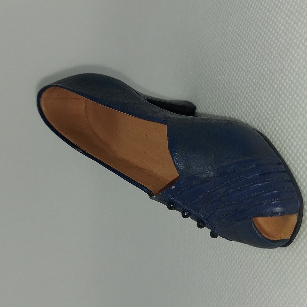 Just the right shoe. 'Lady Like" #25044